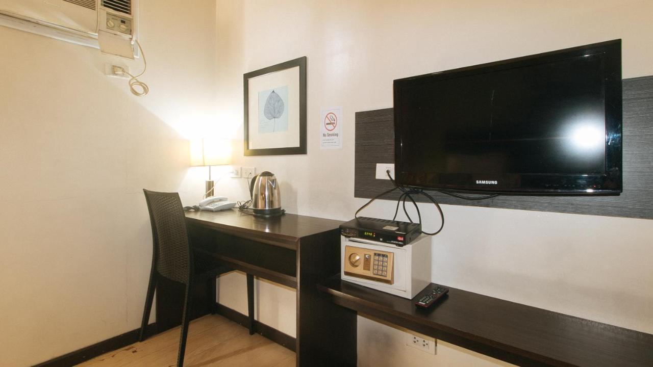 ลอเรนซ์โซ สวีท มาคาติ Hotel Makati City ภายนอก รูปภาพ
