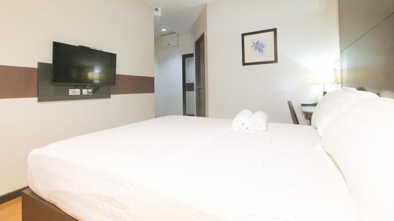 ลอเรนซ์โซ สวีท มาคาติ Hotel Makati City ภายนอก รูปภาพ